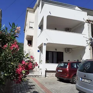 Kramar Apartment Selce