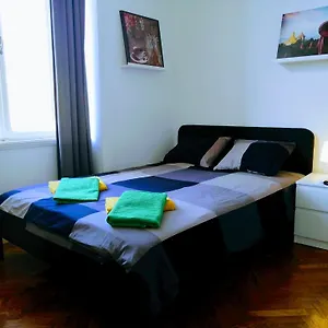 Center Park And Apartment Pula